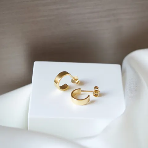 ID Fine IDH011GD chunky mini hoops i forgylt sølv