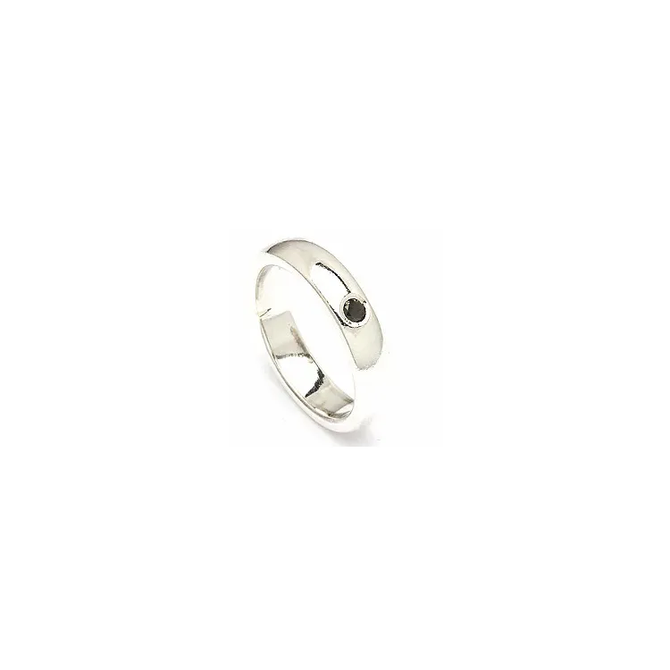 Giftering fra rs of scandinavia i sølv 0,05 ct