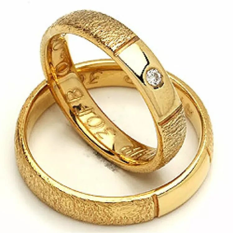 Gifteringer i 14 karat gull 0,02 ct