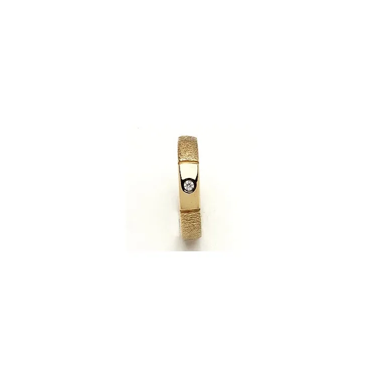 Giftering fra rs of scandinavia i 8 karat gull 0,02 ct