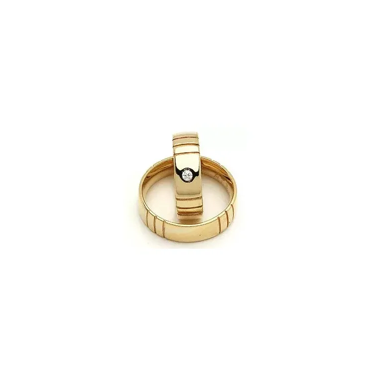 Gifteringer fra rs of scandinavia i 8 karat gull 0,03 ct