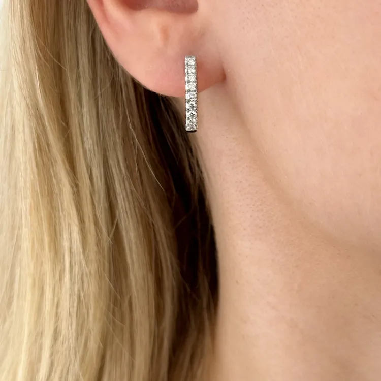 creol i 14 karat hvitt gull med diamant