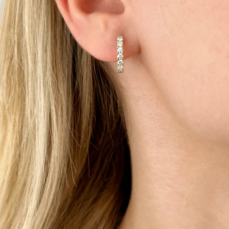 14 mm creol i 14 karat gull med diamant 