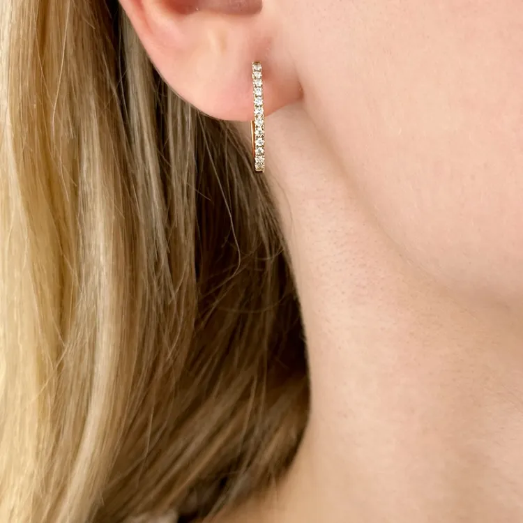 12 mm creol i 14 karat gull med diamant