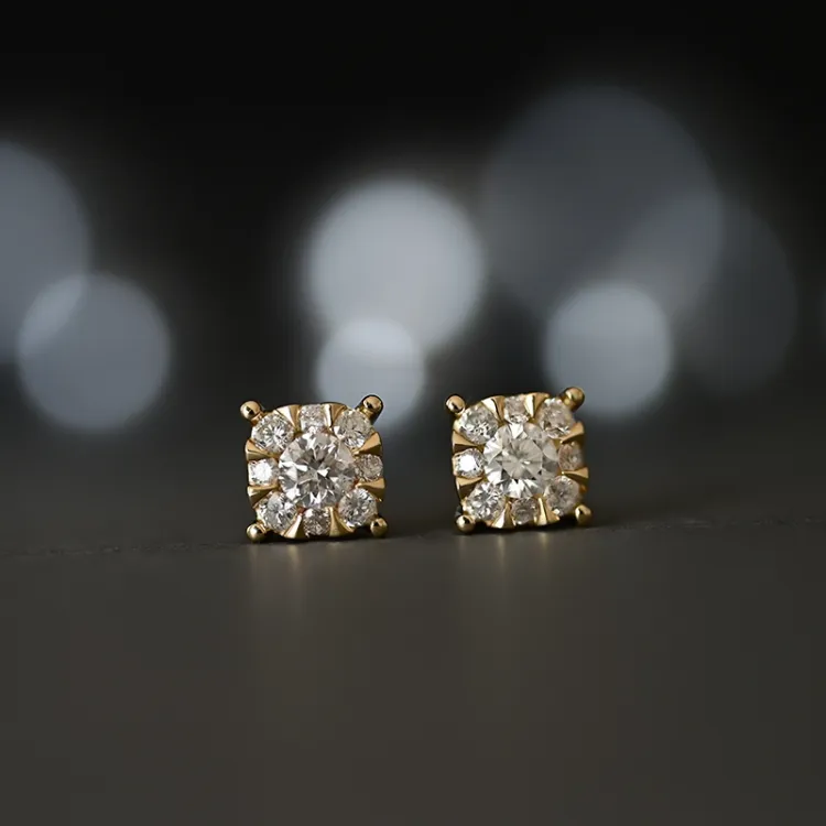 Firkantet diamantøredobb i 14 karat gull med diamant og diamant