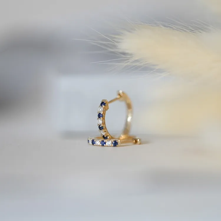 14 mm safir creol i 14 karat gull med safir og diamant