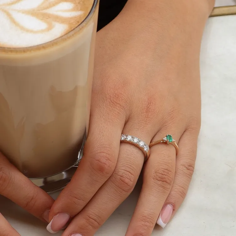 smaragd diamantring i 14 karat gull 0,25 ct 0,03 ct