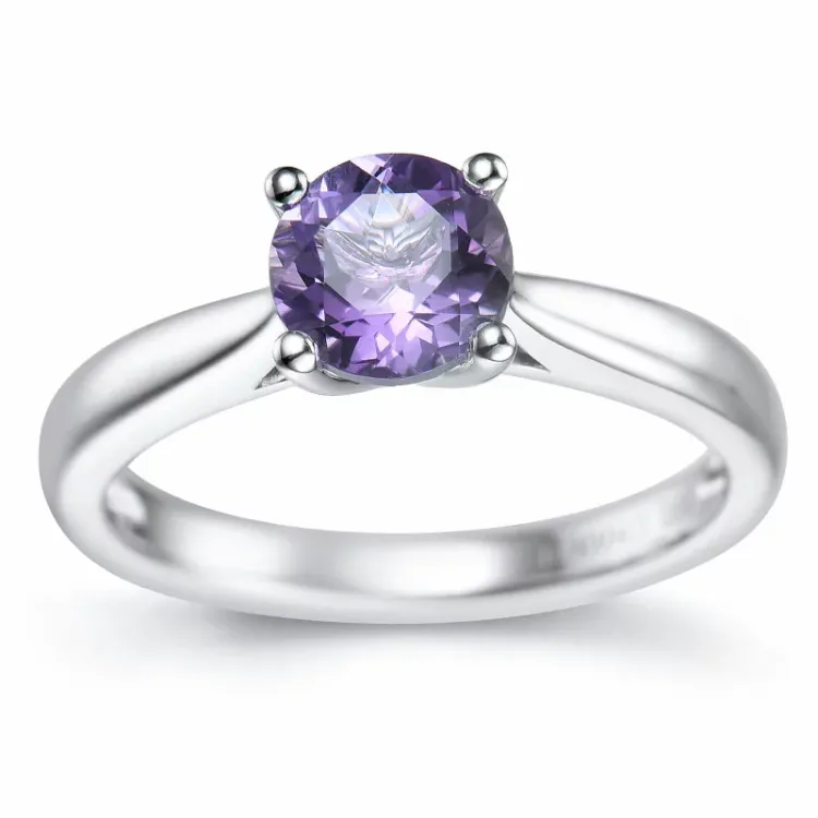 ametyst solitairering i 14 karat hvitt gull 0,95 ct