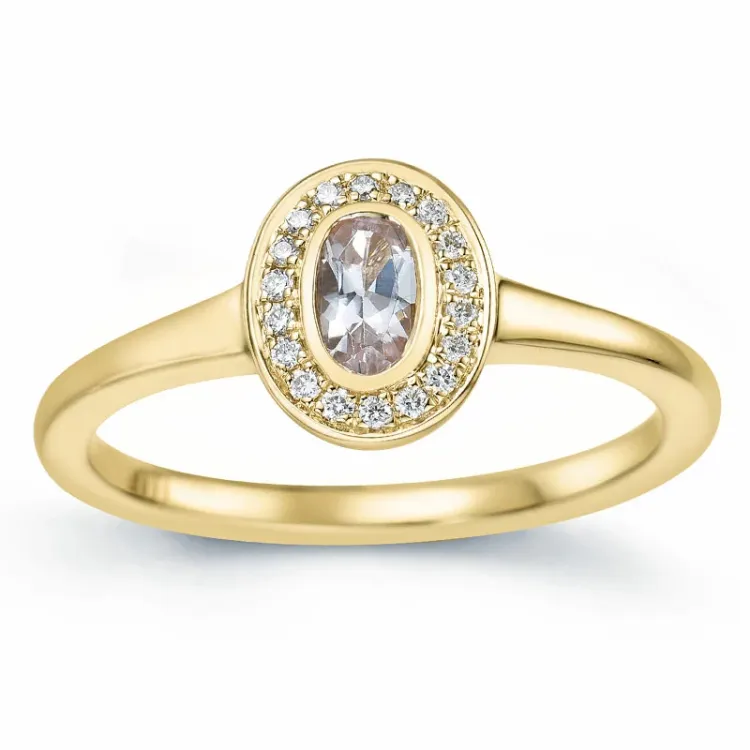 oval morganit briljantring i 14 karat gull 0,18 ct 0,072 ct