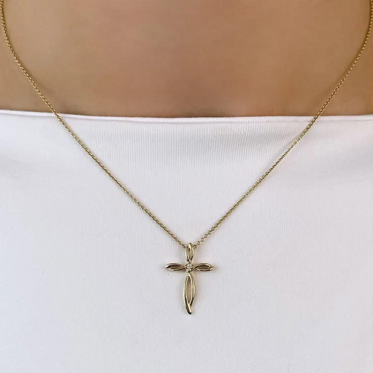 kors diamant anheng i 14 karat gull 0,019 ct