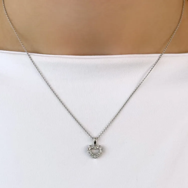hjerte diamantanheng i 14 karat hvitt gull 0,206 ct