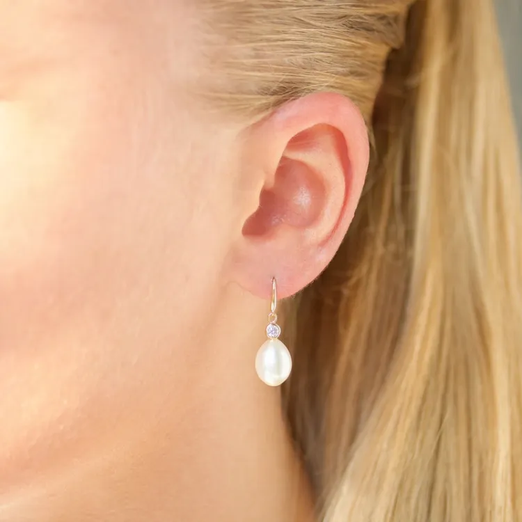 øredobber i 9 karat gull med zirkon - Gold Collection