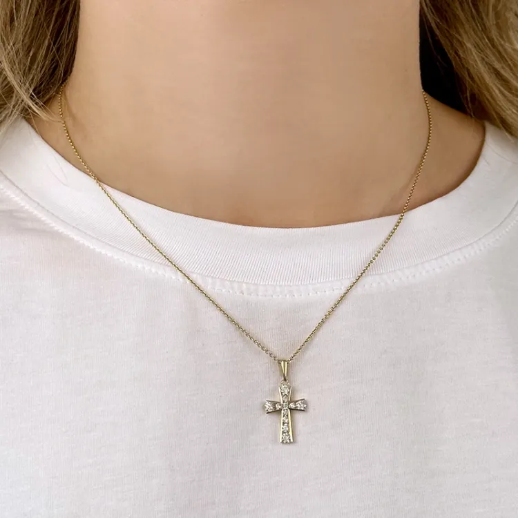 Kors anheng i 9 karat gull