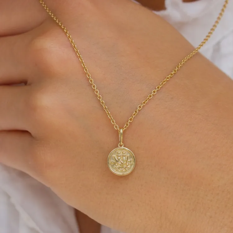 stjernetegn tvillingene anheng i 9 karat gull - Gold Collection
