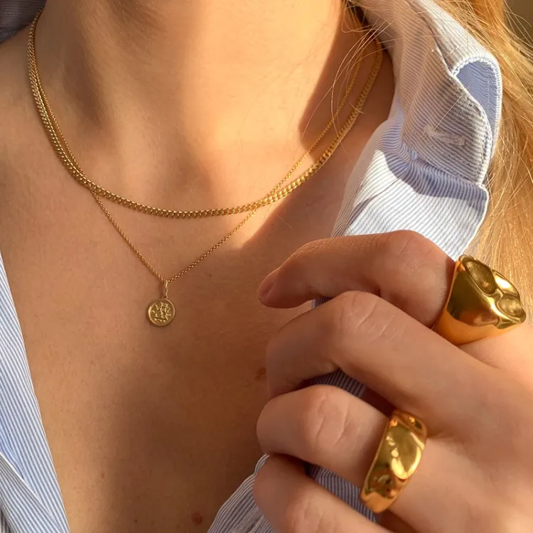 stjernetegn tvillingene anheng i 9 karat gull - Gold Collection