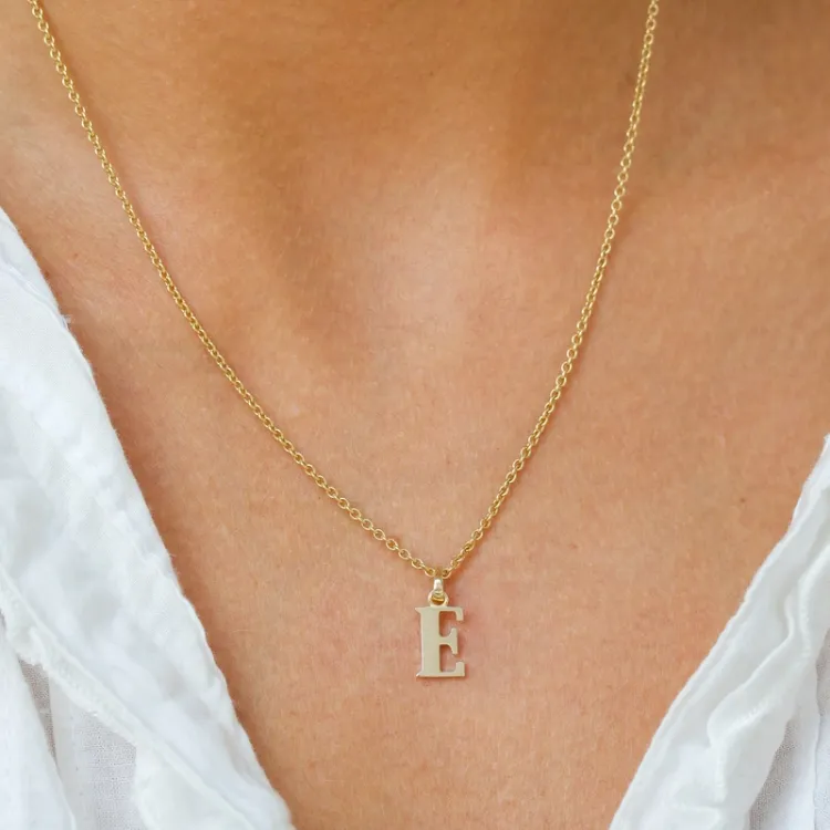 bokstav e anheng i 9 karat gull - My Letter