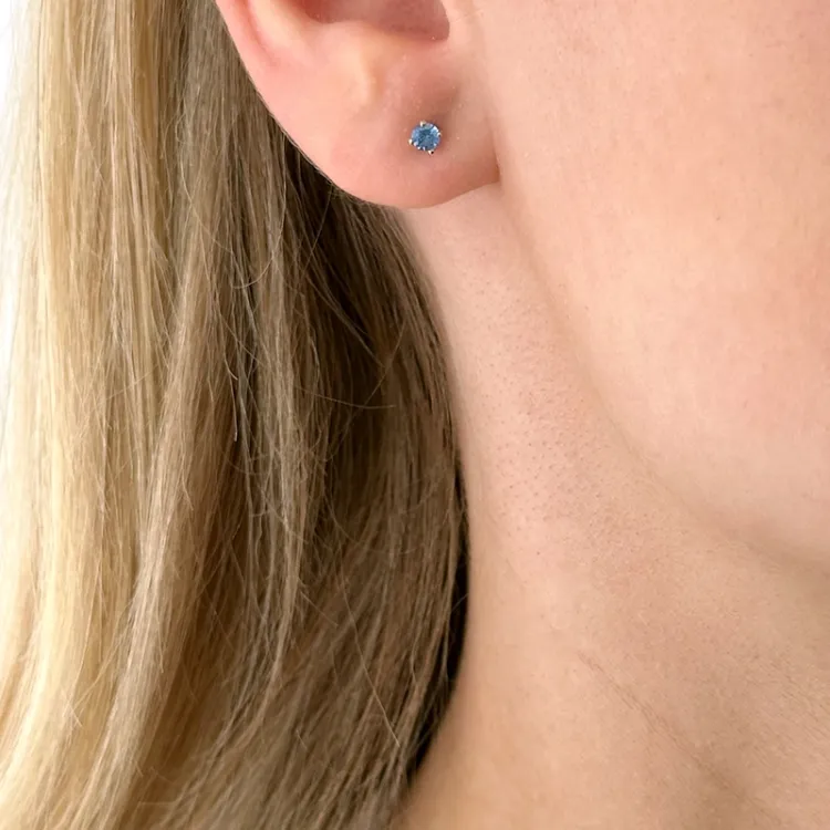 3 mm runde øredobber i 14 karat gull med zirkon - Gold Collection