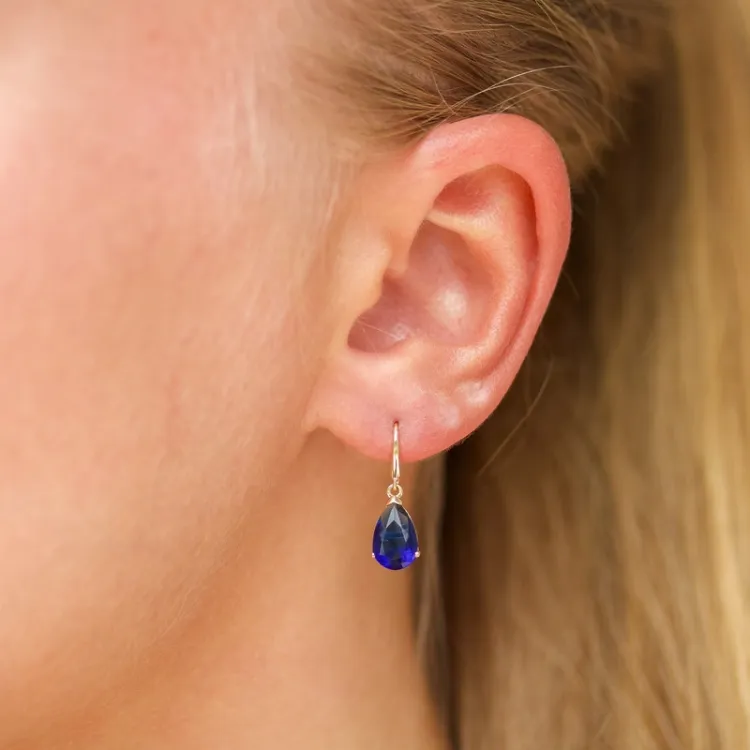 dråpe blå gulløredobb i 14 karat gull med syntetisk safir - Gold Collection