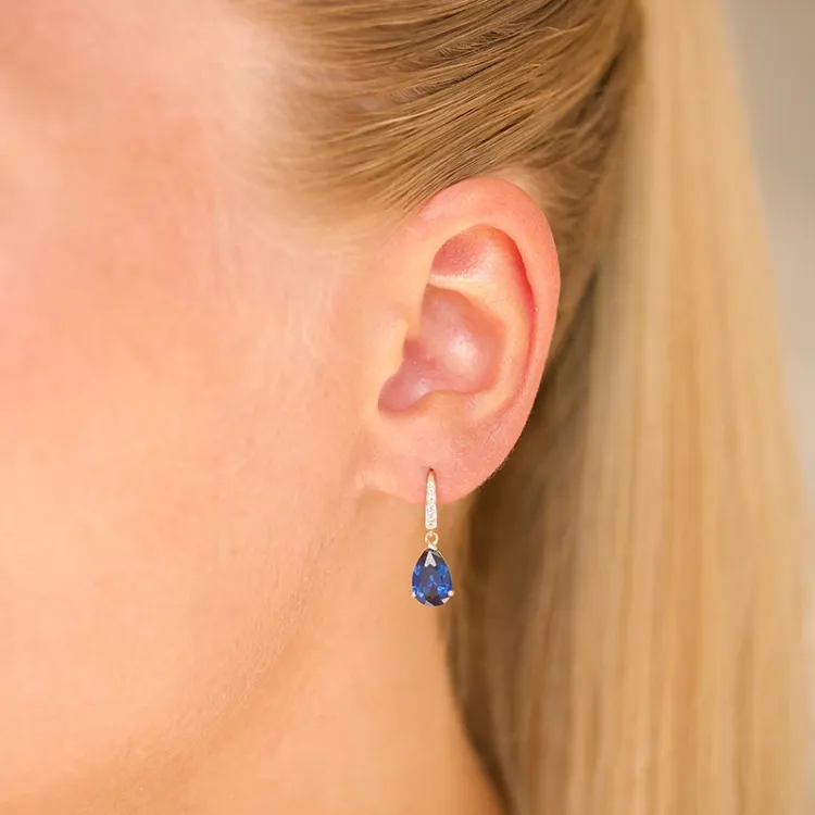 dråpeformede øredobber i 14 karat gull med syntetisk safir og zirkon - Gold Collection
