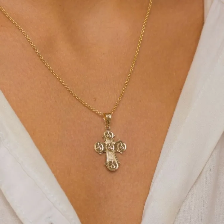 17 x 29 mm dagmarkors i 14 karat gull - Amoré