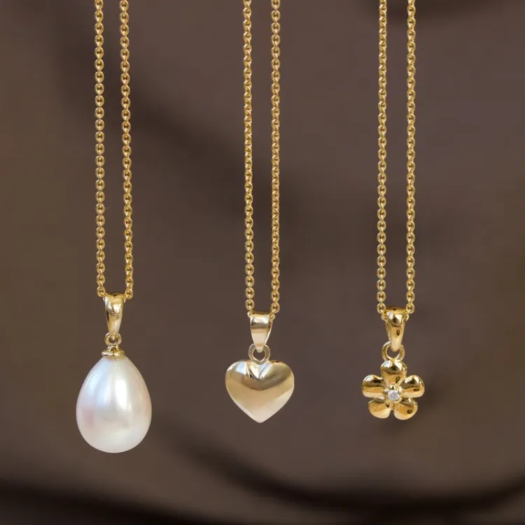9 x 11 mm hjerte anheng i 8 karat - Amoré