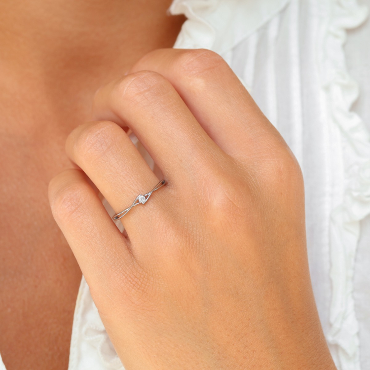 lab grown diamant ring i rodinert sølv