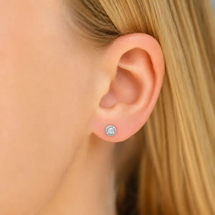 solitaireørepynt i rodinert sølv med lab grown diamant 