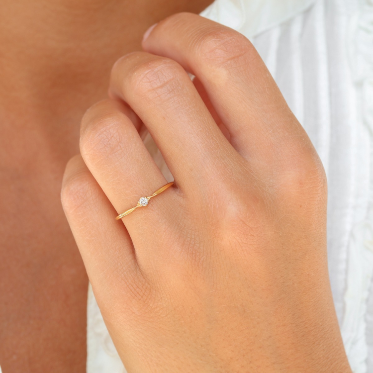 lab grown diamant solitairering i forgylt sølv