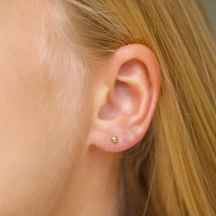 3 mm kule ørestikker i 9 karat gull - Gold Collection