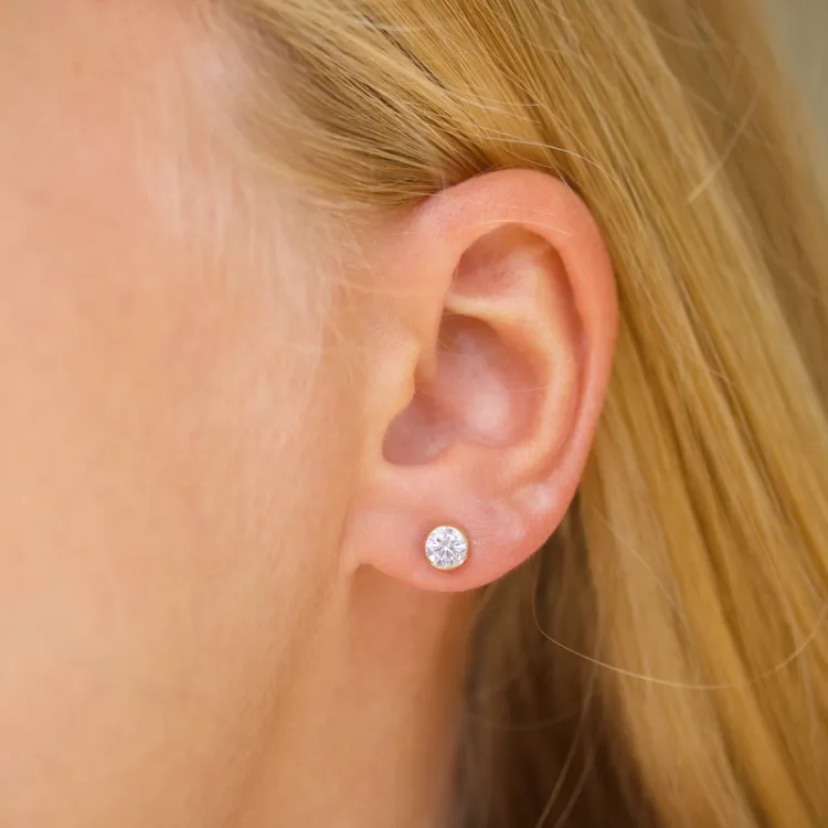 5 mm ørestikker i 9 karat gull med zirkon - Gold Collection