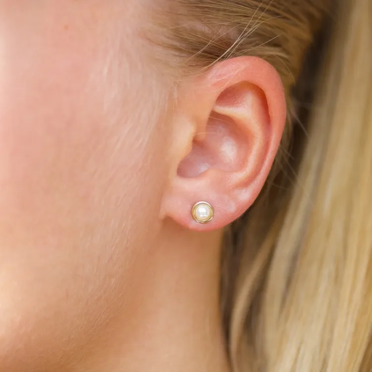4,5 mm perle ørestikker i 9 karat gull - Gold Collection
