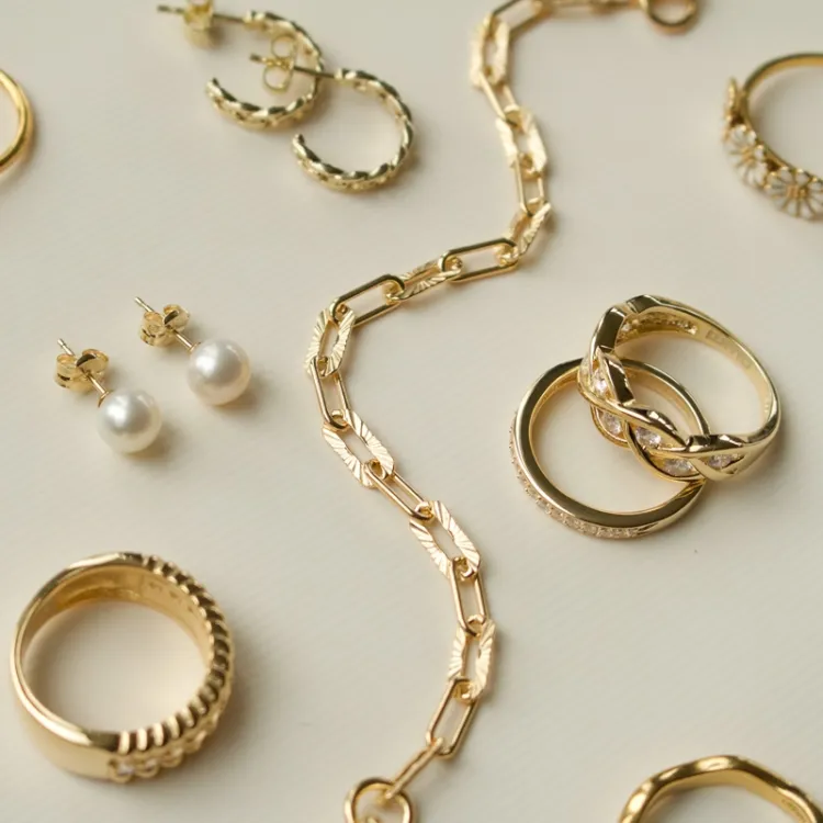6 mm perle øredobber i 9 karat gull - Gold Collection
