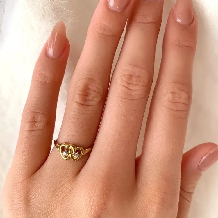 hjerte hvit zirkon ring i 9 karat gull