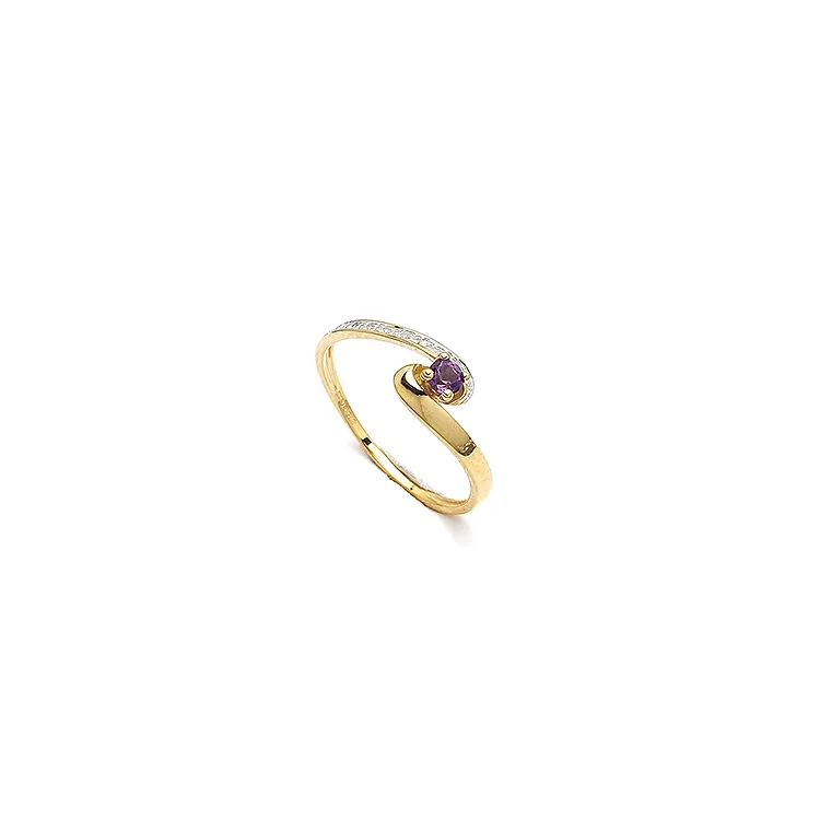 Ring i 9 karat gull