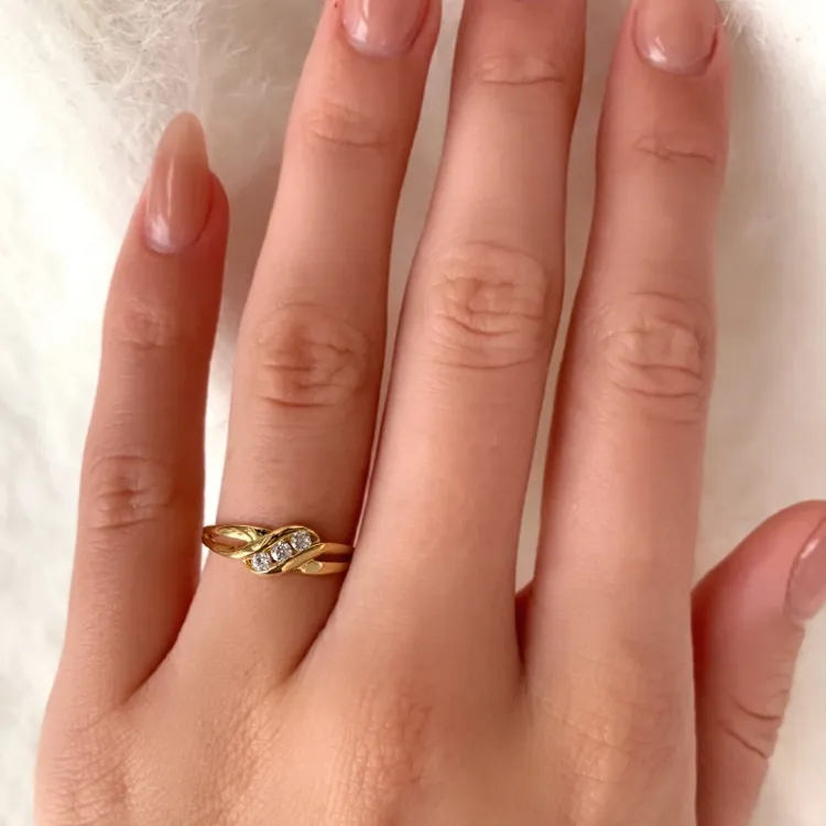 blank zirkon gullring i 9 karat gull - Gold Collection