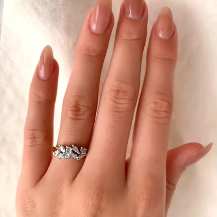 Elegant zirkon ring i 9 karat gull med rhodium