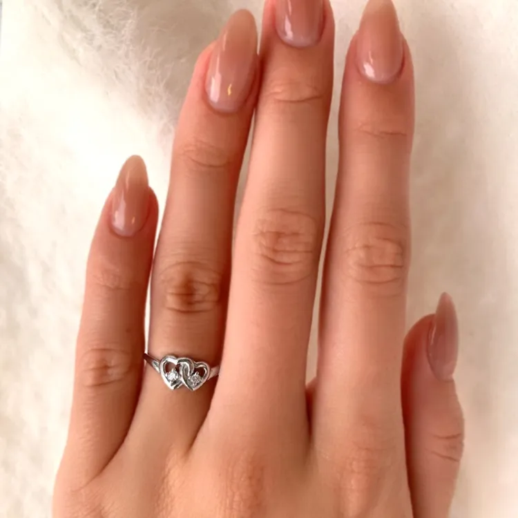 Enkel hjerte zirkon ring i 9 karat hvitt gull