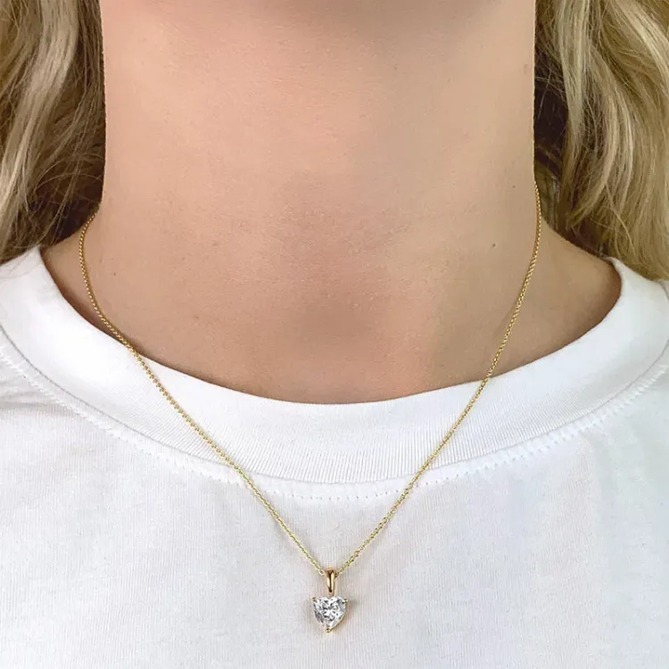 Hjerte anheng i 9 karat gull