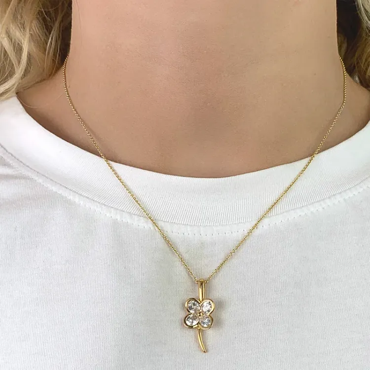 blomst anheng i 9 karat gull