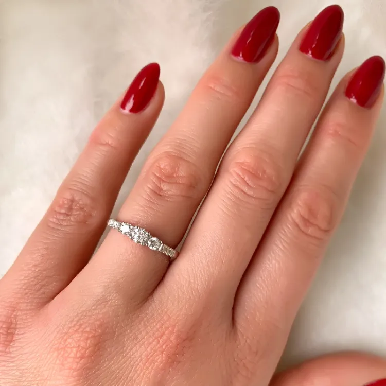 briljantring i 14 karat hvitt gull 0,20 ct 0,18 ct 0,02 ct