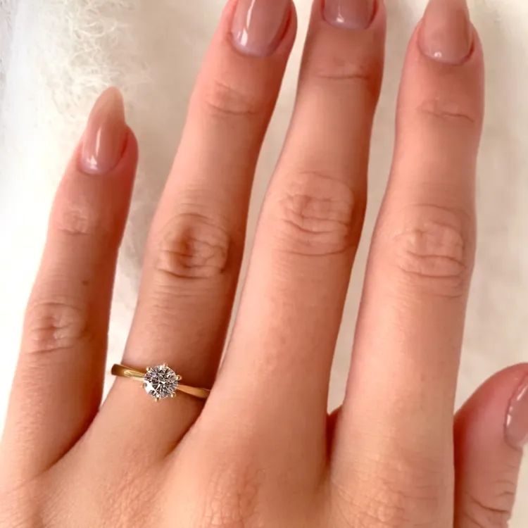 hvit zirkon solitairering i 8 karat - Gold Collection