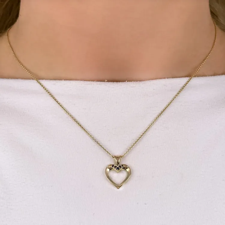 hjerte safir anheng i 14 karat gull 0,07 ct
