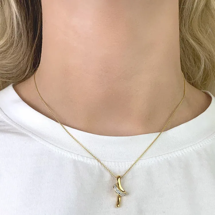 anheng i 9 karat gull med rhodium