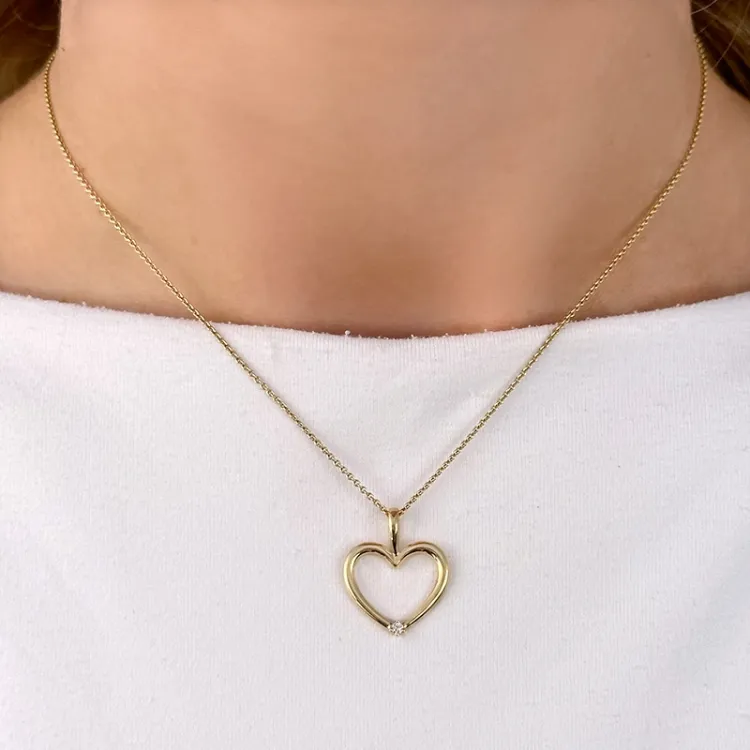hjerte diamantanheng i 14 karat gull 0,02 ct