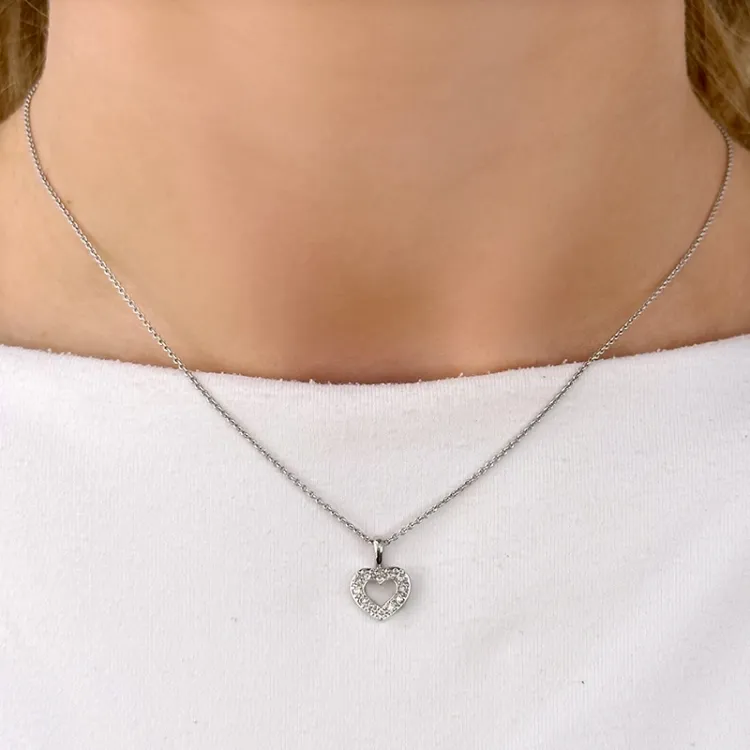 hjerte anheng i 14 karat hvitt gull 0,15 ct