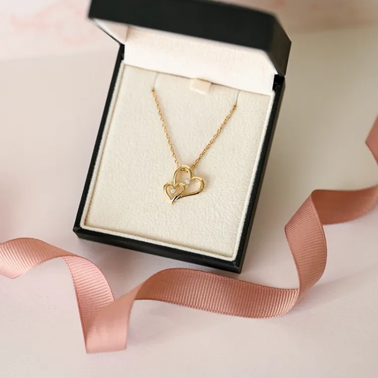 hjerte anheng i 14 karat gull 0,06 ct
