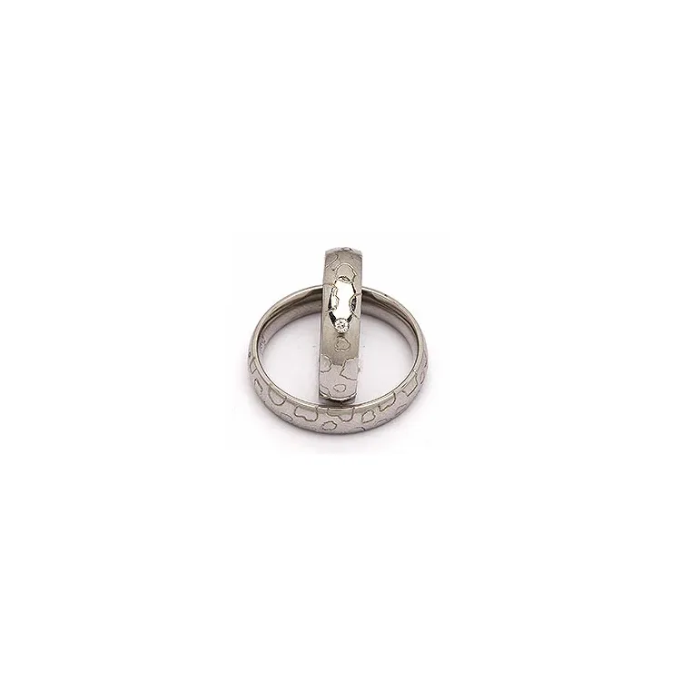 Gifteringer i stål 0,025 ct