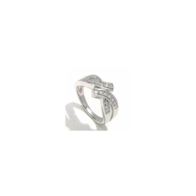 hvittgulls ring i 14 karat hvitt gull 0,26 ct
