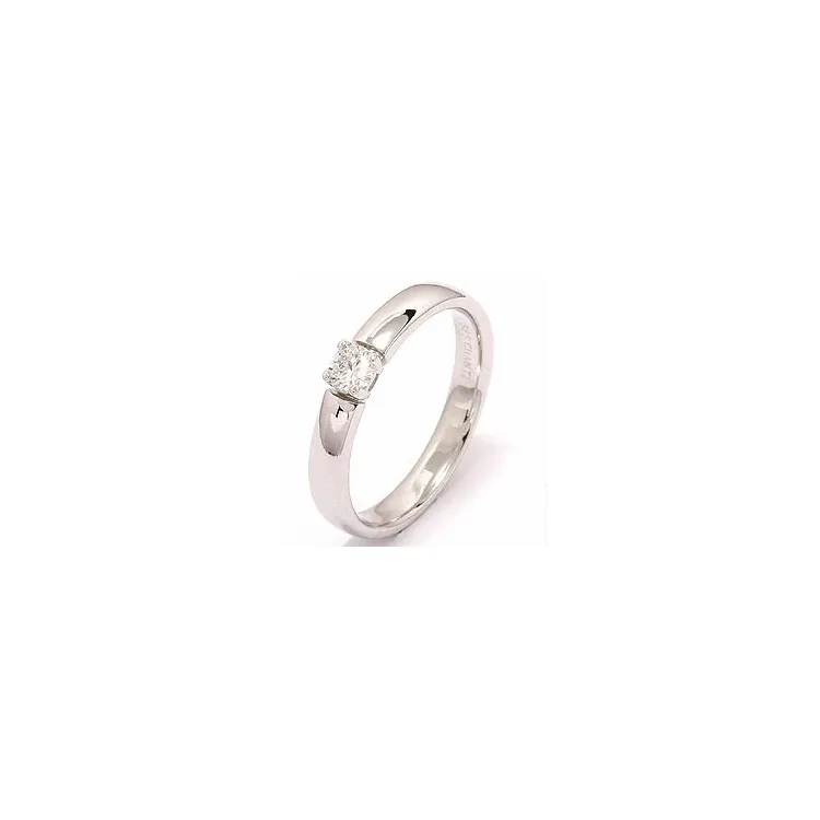 hvittgulls ring i 14 karat hvitt gull 0,20 ct