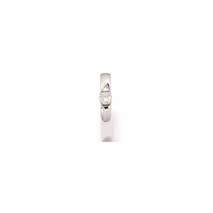 hvittgulls ring i 14 karat hvitt gull 0,20 ct